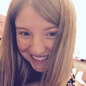 Meet your Posher, Danica